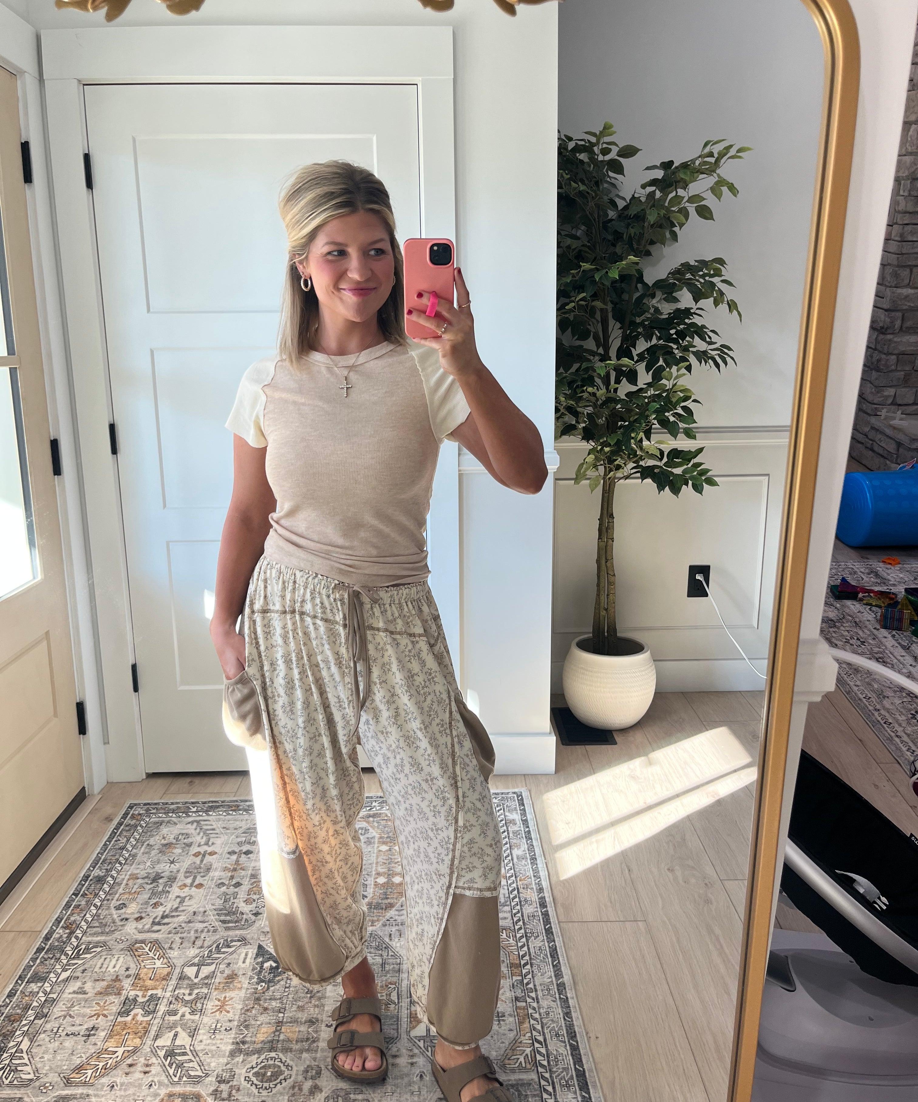 Field of Roses Jogger - Taupe